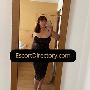 Victoria All Natural
 escort in Vienna offers Girlfriend Experience (GFE) services