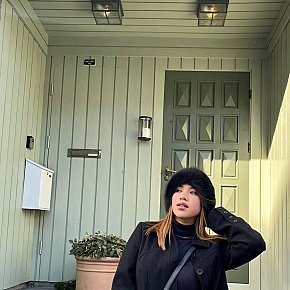 Marina Großer Busen escort in Paris offers Zungenküsse services