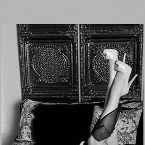 Elyse Occasional
 escort in Bucharest offers Kissing if good chemistry services