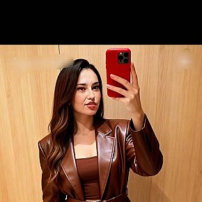 NINA-ELIT Completamente Natural escort in Sofia offers Ejaculação no corpo (COB) services