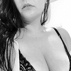 Karol escort in Norwich offers Footjob services