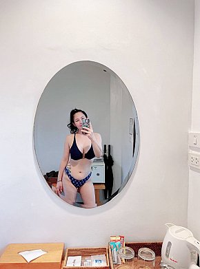 Bella escort in  offers sexo oral sem preservativo services