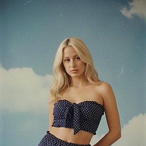 Sofia escort in Singapore City offers Girlfriend Experience (GFE) services