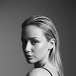 Sofia escort in Singapore City offers Girlfriend Experience (GFE) services