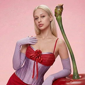 Sofia escort in Singapore City offers Girlfriend Experience (GFE) services