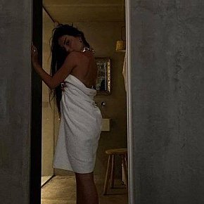 Lussy escort in Dubai offers Golden Shower (give) services