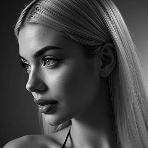 Ivana Vip Escort escort in London offers Experiência com garotas (GFE) services