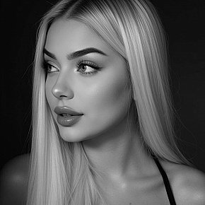 Ivana Vip Escort escort in London offers Experiência com garotas (GFE) services