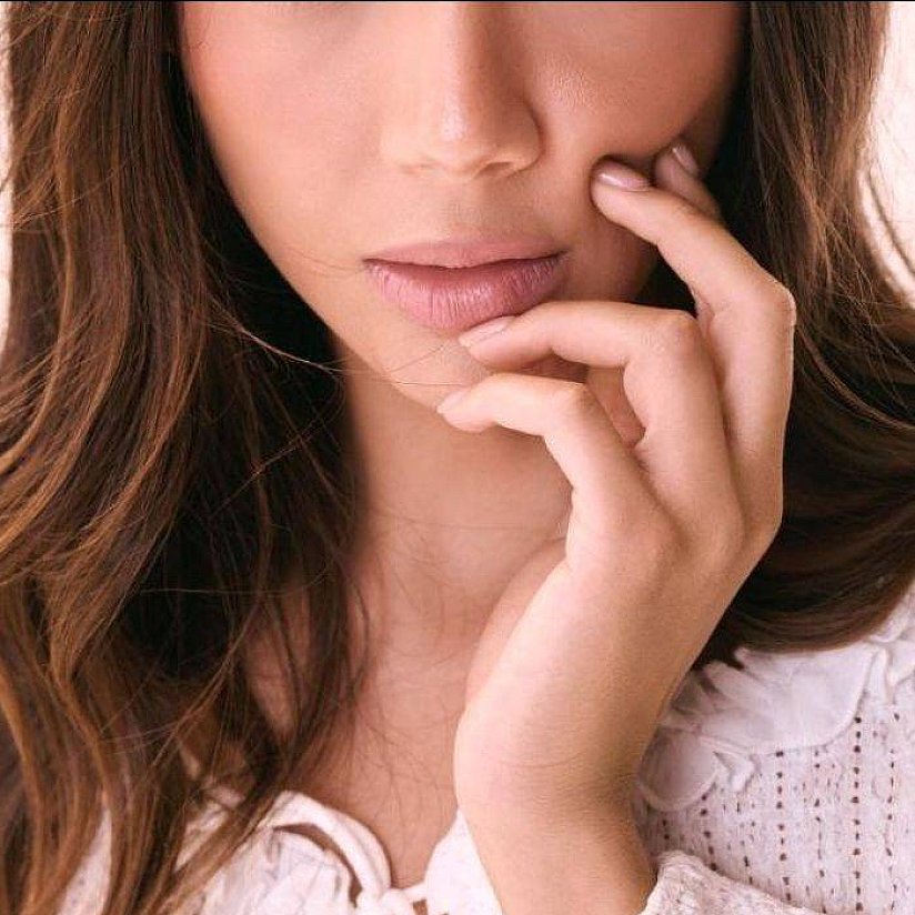 Hot girl in Taunton offers sex in different positions