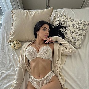 Ailla Super Busty
 escort in Singapore City offers Handjob services