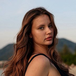 Elya escort in Hong Kong