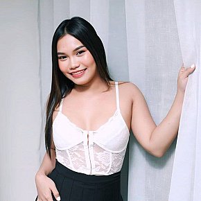 Kitty Entièrement Naturelle escort in Makati offers Position 69 services