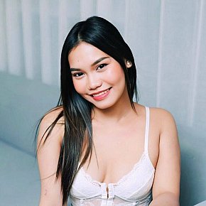 Kitty Entièrement Naturelle escort in Makati offers Position 69 services