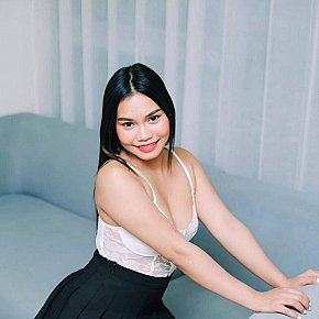 Kitty Entièrement Naturelle escort in Makati offers Position 69 services