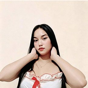 Kitty Entièrement Naturelle escort in Makati offers Position 69 services