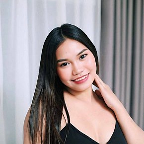 Kitty Entièrement Naturelle escort in Makati offers Position 69 services