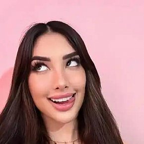 Anayess College Girl
 escort in Bangkok offers Kissing services