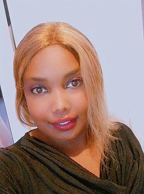 Abbyrose escort in Johannesburg offers Intimate massage services