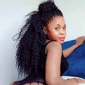 Hot girl in Abu Dhabi offers Sborrata sull corpo