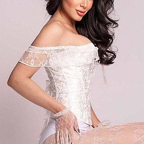 Vic All Natural
 escort in London offers Girlfriend Experience (GFE) services