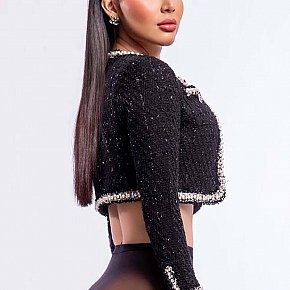 Vic All Natural
 escort in London offers Girlfriend Experience (GFE) services