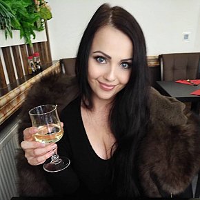 Cindy-Lane escort in Paris offers Sega services