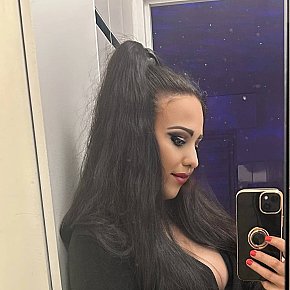 Cindy-Lane escort in Paris offers Sega services