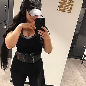 Cindy-Lane escort in Paris offers Sega services