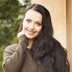 Cindy-Lane escort in Paris offers Sega services