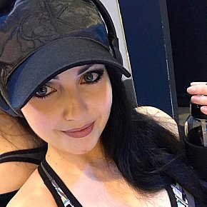 Cindy-Lane escort in Paris offers Sega services