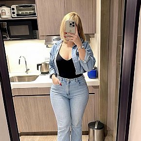 Ellie-Jane-Medusa Vip Escort escort in Manila offers Kissing if good chemistry services