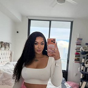 Misskaylax Mature escort in Toronto offers Girlfriend Experience (GFE) services