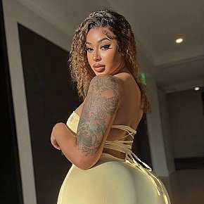 Misskaylax Mature escort in Toronto offers Girlfriend Experience (GFE) services