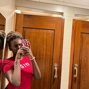 Martha Petite escort in Kampala offers Analsex services
