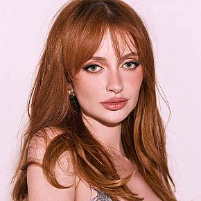 Akari escort in London offers Girlfriend Experience (GFE) services