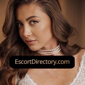 Linda Vip Escort escort in  offers Massage érotique services