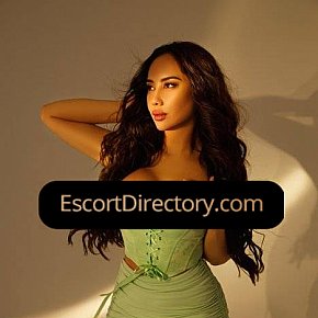 Olessya Vip Escort escort in London offers Servizio doccia services