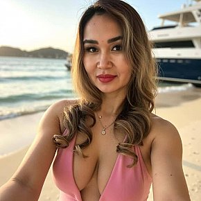 Lana escort in Dubai offers Girlfriend Experience (GFE) services