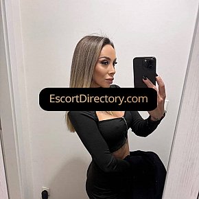 Charlotte Vip Escort escort in Prague offers Masturbate services