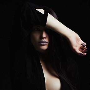 CINDY escort in Vienna offers French Kissing services