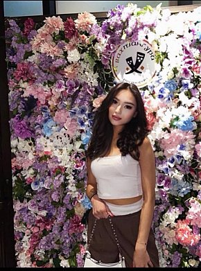 Amelie Vip Escort escort in Dubai offers Cumshot on body (COB) services