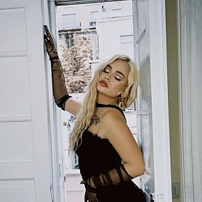 Barbie Vip Escort escort in Dubai offers Sborrata in faccia services