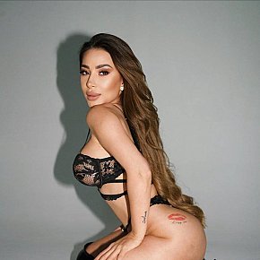 Charlotte Vip Escort escort in Dubai offers Cumshot on body (COB) services