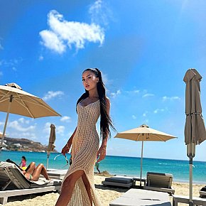 Cindy Vip Escort escort in Dubai offers French Kissing services