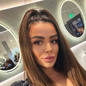 Callie Petite escort in London offers Girlfriend Experience (GFE) services