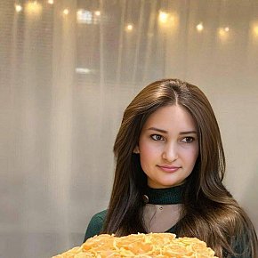 Gloriana Vip Escort escort in Dubai offers Kissing if good chemistry services