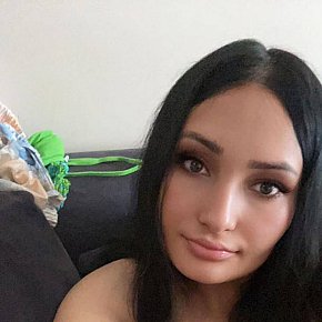 Gloriana Vip Escort escort in Dubai offers Kissing if good chemistry services