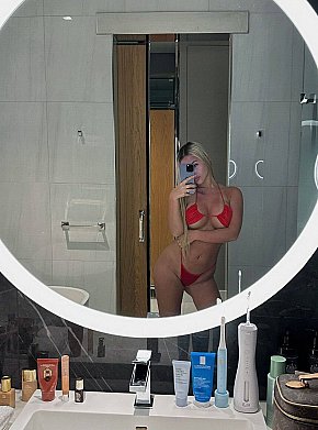 Kendal Vip Escort escort in Dubai offers French Kissing services