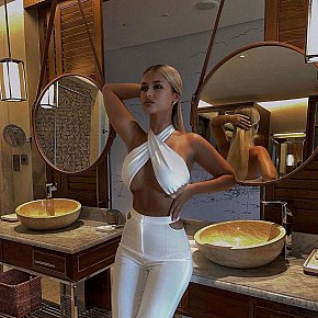 Kendal Vip Escort escort in Dubai offers French Kissing services