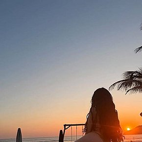 Freya Petite escort in Bangkok offers Körperbesamung services